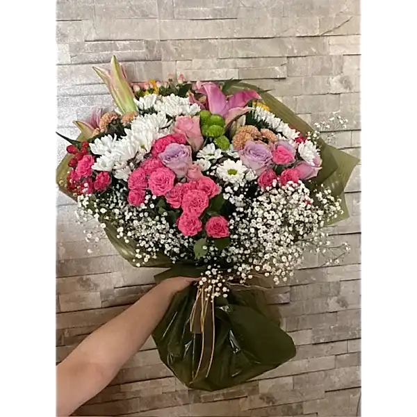 Pembe çardak güller renkli ithal Gül papatya buketi